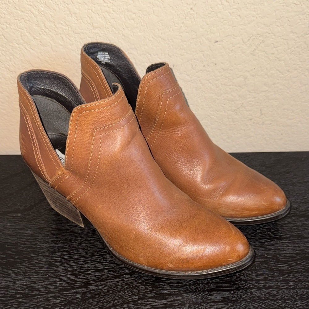 Steve Madden Aliee Brown‎ Leather Boots Size 8